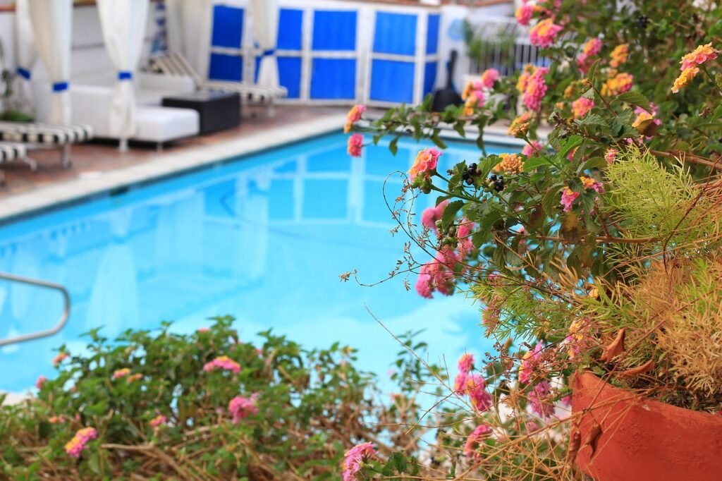 pool, swimming, vacation-954284.jpg